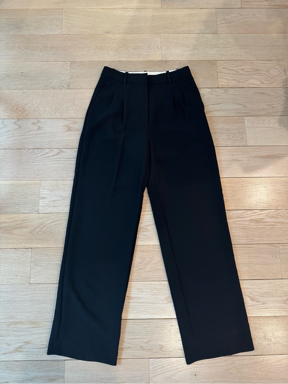 Aritzia Effortless Pants - Size 6